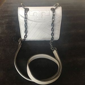 TORY BURCH HANDBAG!